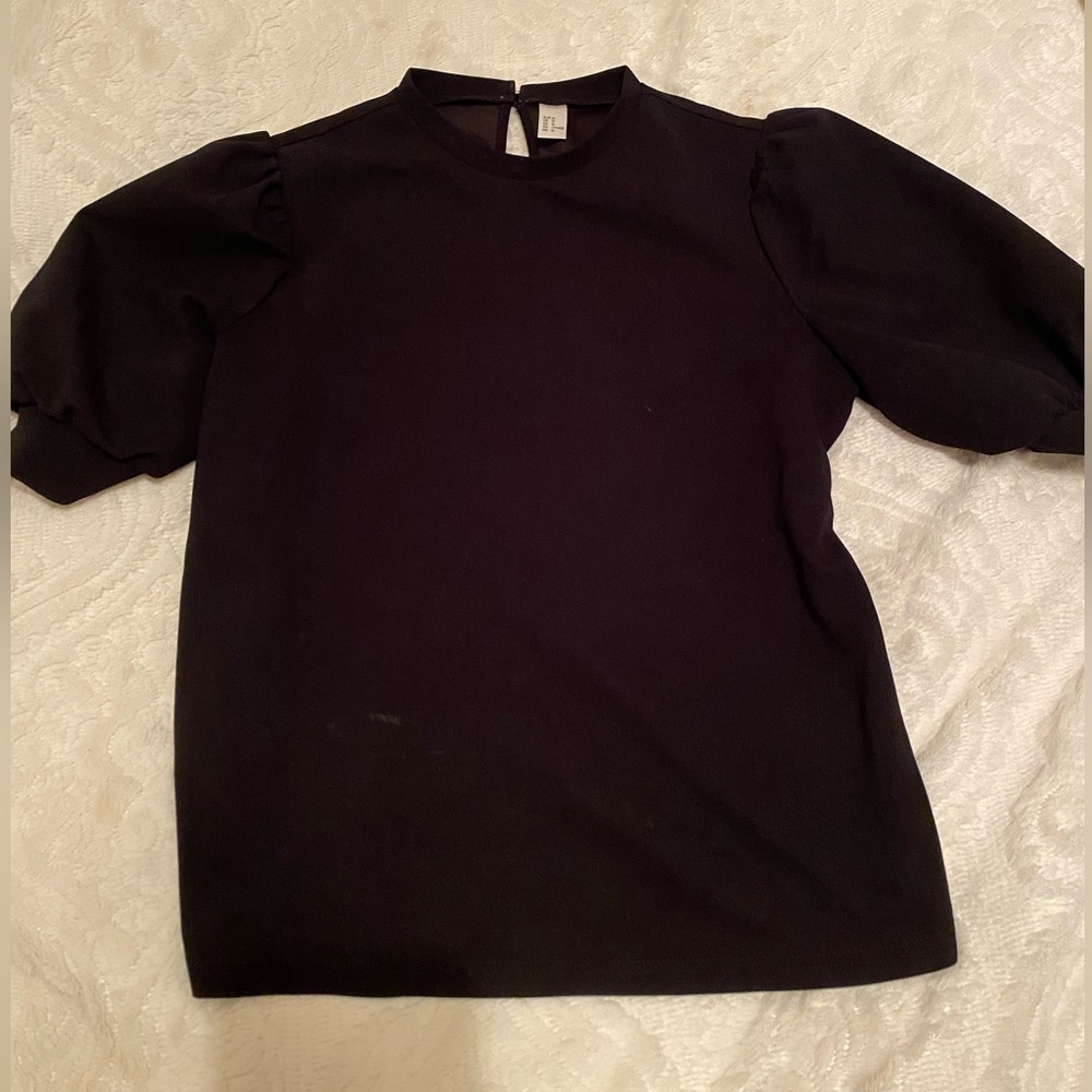 Boutique, puffed sleeve blouse. Lightly worn.